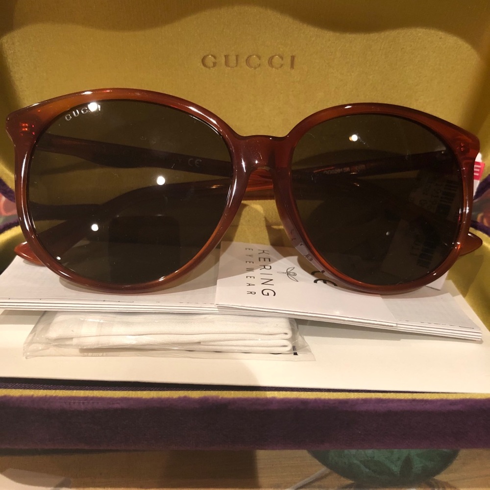 ❤️SOLD❤️ Gucci square sunglasses. - Picture 1 of 2